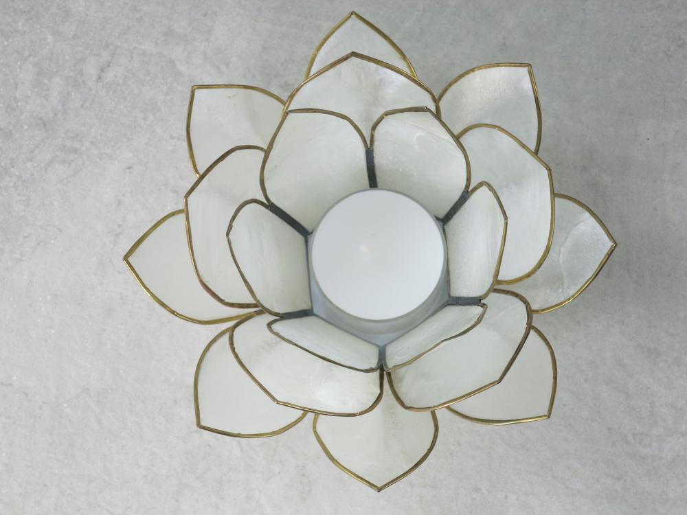 Lotuslicht, Lotusblüte als Teelichthalter, Farbe weiß, Nr. 1, Windlicht