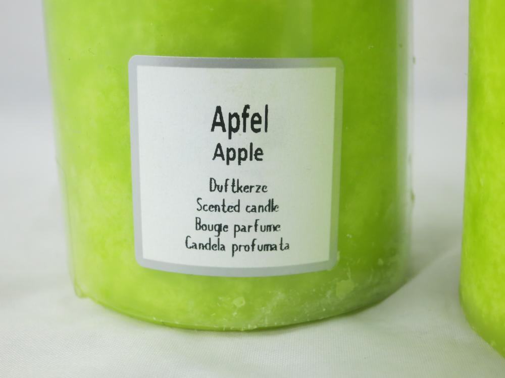 Duftkerze TREND Safe Candle, Duft Apfel, Farbe grün, Kerzen Wenzel